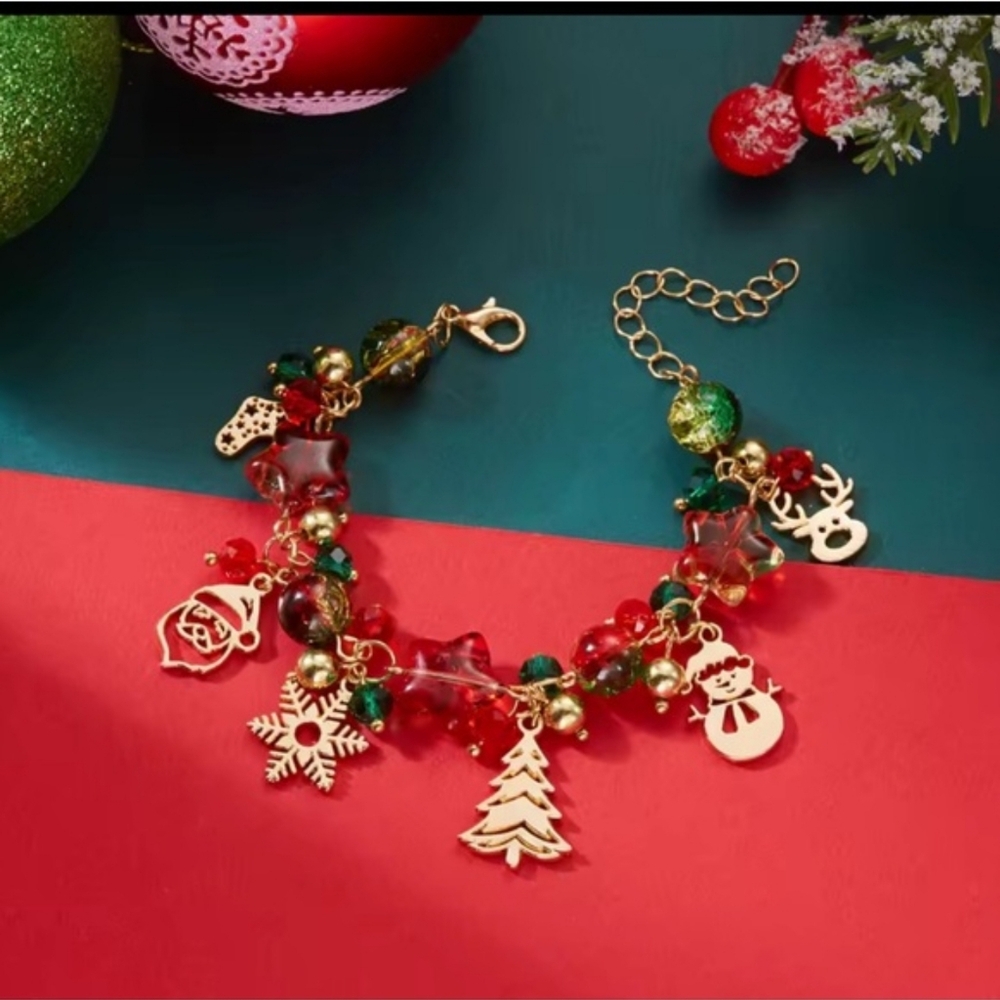 Christmas Festive Gold Charm Bracelet NWT